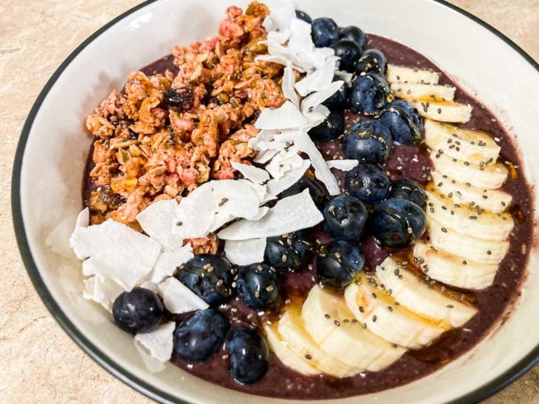 Healthy Hawaiian acai bowls for breakfast