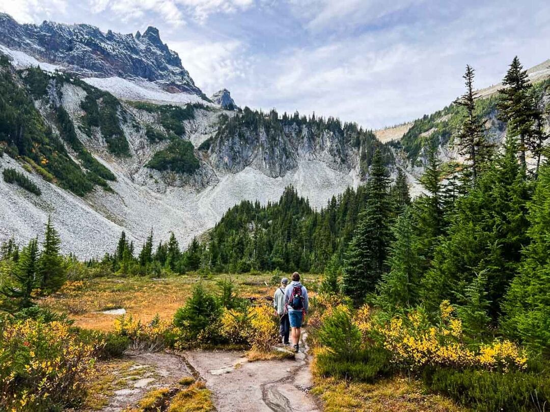 Top 12 Fall Hikes in Mount Rainier National Park - The National Parks ...