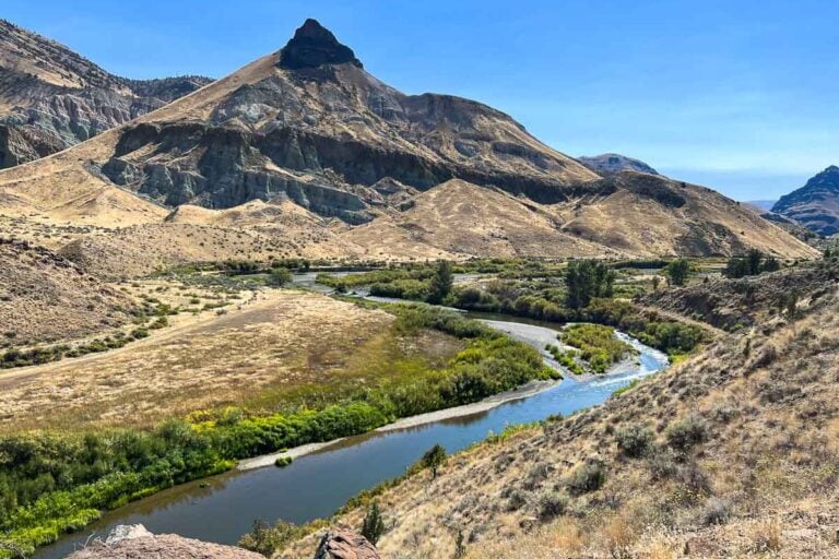 Sheep Rock Overlook Trail at Sheep Rock in John Day Fossil Beds National Monument